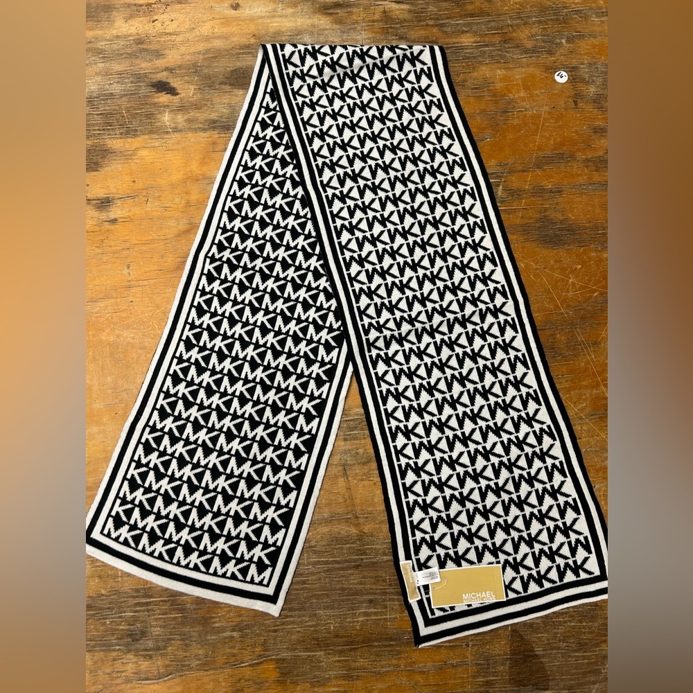 Michael Kors Monochrome Logo Knit